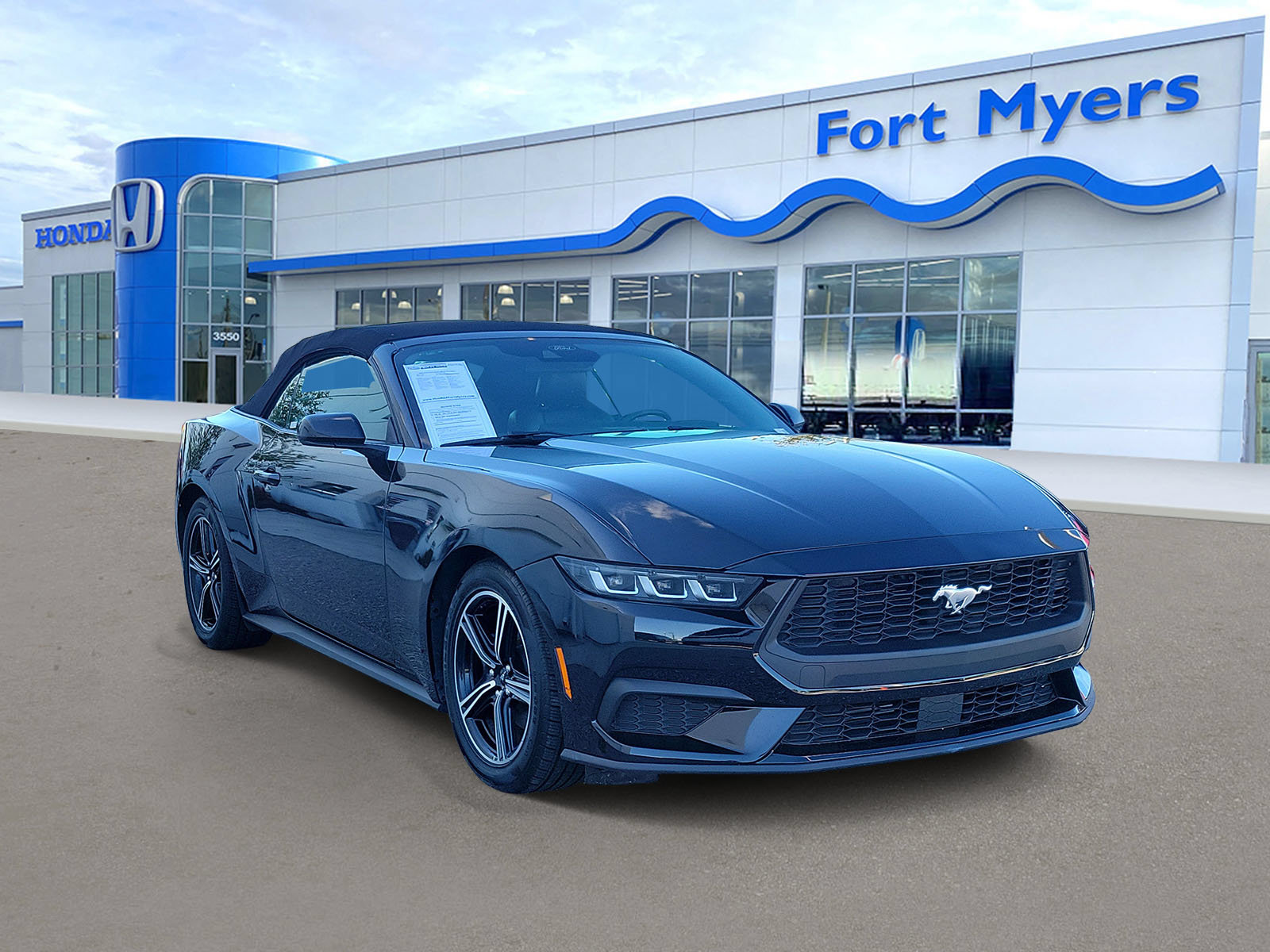 Used 2025 Ford Mustang Premium RWD image 1