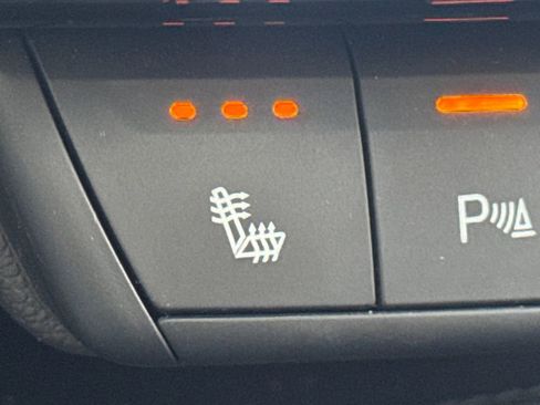 Used 2024 Cadillac XT4 Luxury w/ Cold Weather Package image 47