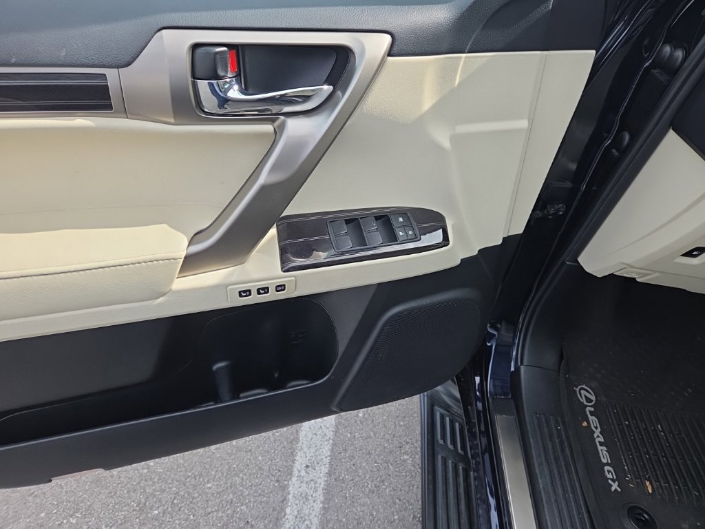 Used 2021 Lexus GX 460 Premium w/ Premium Package AWD/4WD image 17