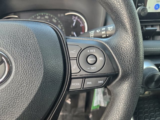 Certified 2024 Toyota RAV4 LE AWD/4WD image 19