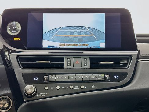 New 2025 Lexus ES 300h w/ Premium Package image 16