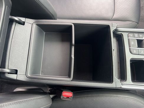 Certified 2025 Kia Sorento S image 24