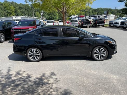 Used 2020 Nissan Versa SR FWD image 8