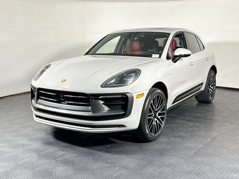 Certified 2026 Porsche Macan Turbo AWD/4WD image 1
