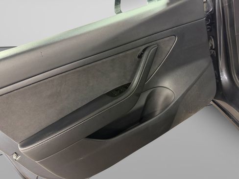 Used 2020 Tesla Model 3 Standard Range RWD image 13