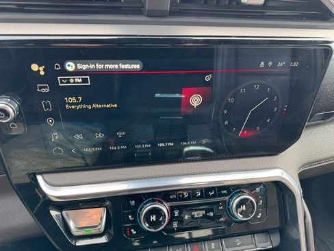 Used 2024 GMC Sierra 2500 Denali w/ Technology Package image 20