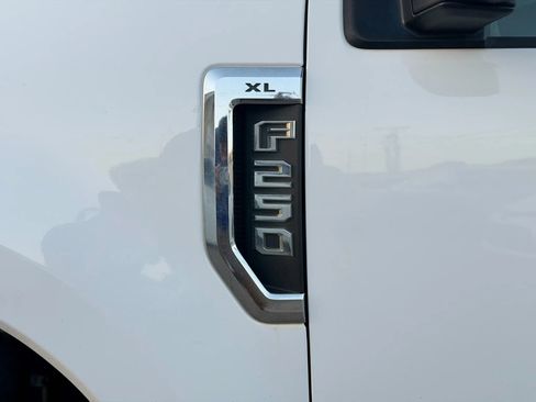Used 2019 Ford F250 XL w/ Power Equipment Group image 12