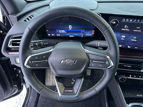 Used 2025 Chevrolet Traverse Z71 image 24