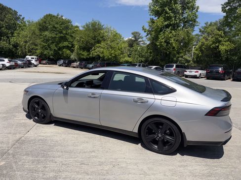 Used 2024 Honda Accord Sport image 7