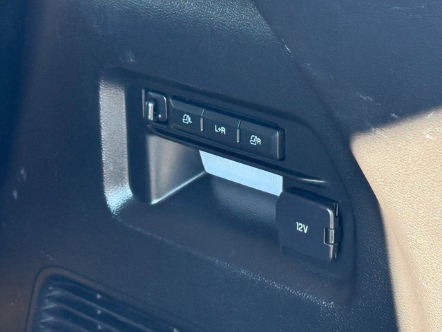 Used 2021 Ford Explorer Limited w/ Equipment Group 301A AWD/4WD image 11