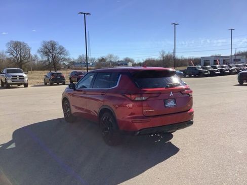 Used 2023 Mitsubishi Outlander SE image 5