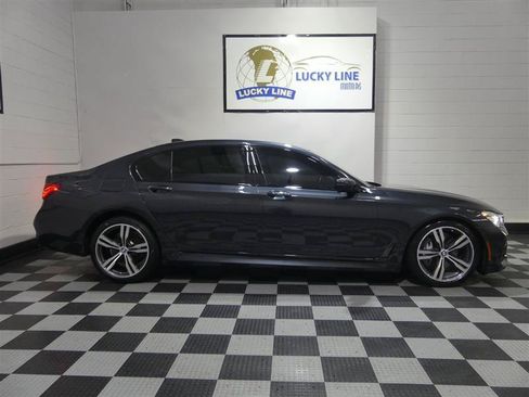 Used 2019 BMW 740i xDrive w/ M Sport Package AWD/4WD image 6