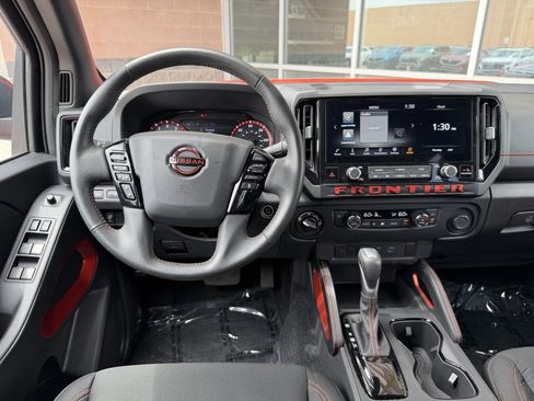 Used 2025 Nissan Frontier PRO-4X AWD/4WD image 16