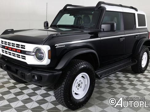 Used 2025 Ford Bronco Heritage Edition AWD/4WD image 9