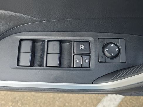 Used 2025 Toyota RAV4 LE image 27