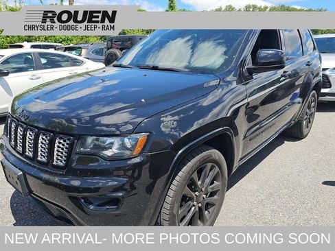Used 2018 Jeep Grand Cherokee Altitude AWD/4WD image 1