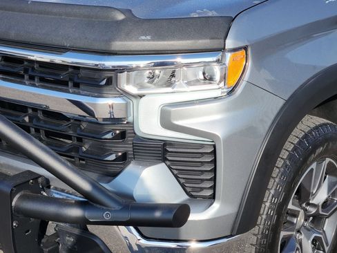 Used 2023 Chevrolet Silverado 1500 LT AWD/4WD image 8