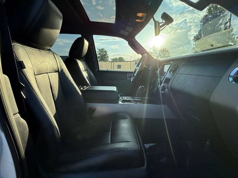 Used 2017 Ford Expedition EL Limited RWD image 18