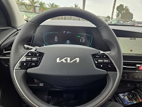 New 2026 Kia Niro EX FWD image 21