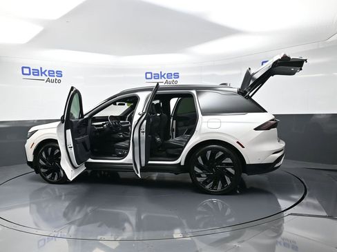 Used 2024 Lincoln Nautilus Reserve w/ Jet Appearance Package (87T) image 58