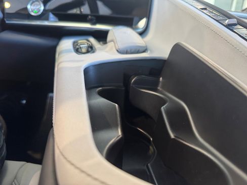 Used 2024 Chevrolet Corvette Z06 image 20