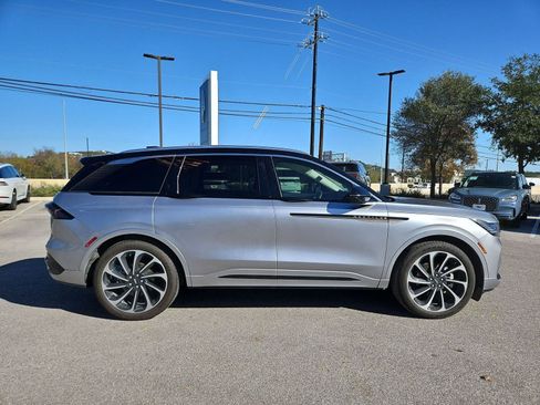 Used 2025 Lincoln Nautilus Black Label image 8