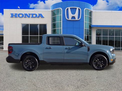 Used 2023 Ford Maverick Lariat w/ Lariat Luxury Package image 2