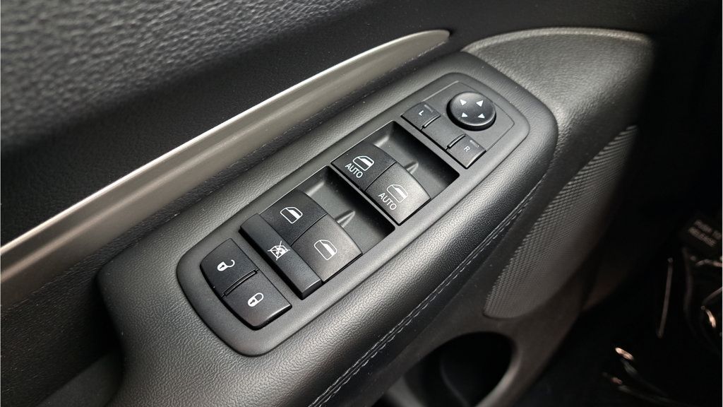 Used 2019 Dodge Durango SXT AWD/4WD image 24