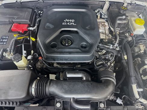 Used 2022 Jeep Wrangler Unlimited Sport AWD/4WD image 39