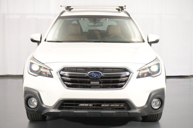 Used 2018 Subaru Outback 3.6R Touring AWD/4WD image 5