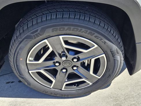 New 2026 Jeep Cherokee Limited image 7