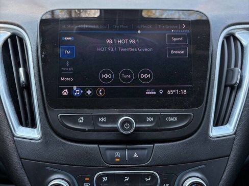 Used 2020 Chevrolet Malibu LT image 9