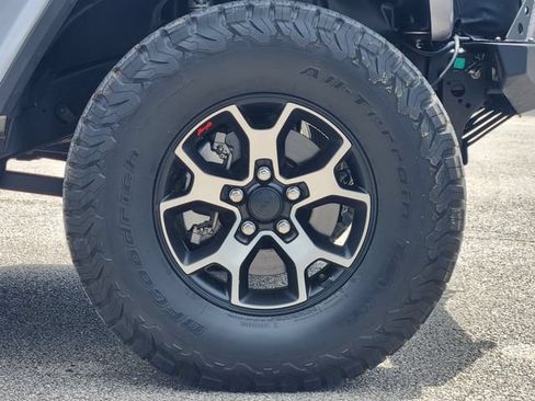 Used 2019 Jeep Wrangler Unlimited Rubicon AWD/4WD image 11