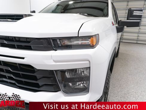 Used 2024 Chevrolet Silverado 2500 Custom w/ Custom Value Package AWD/4WD image 8