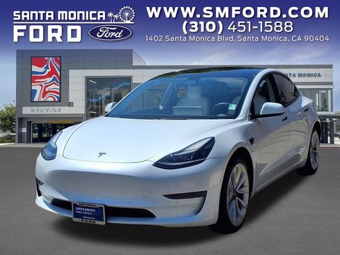Used 2022 Tesla Model 3 Standard Range RWD image 1