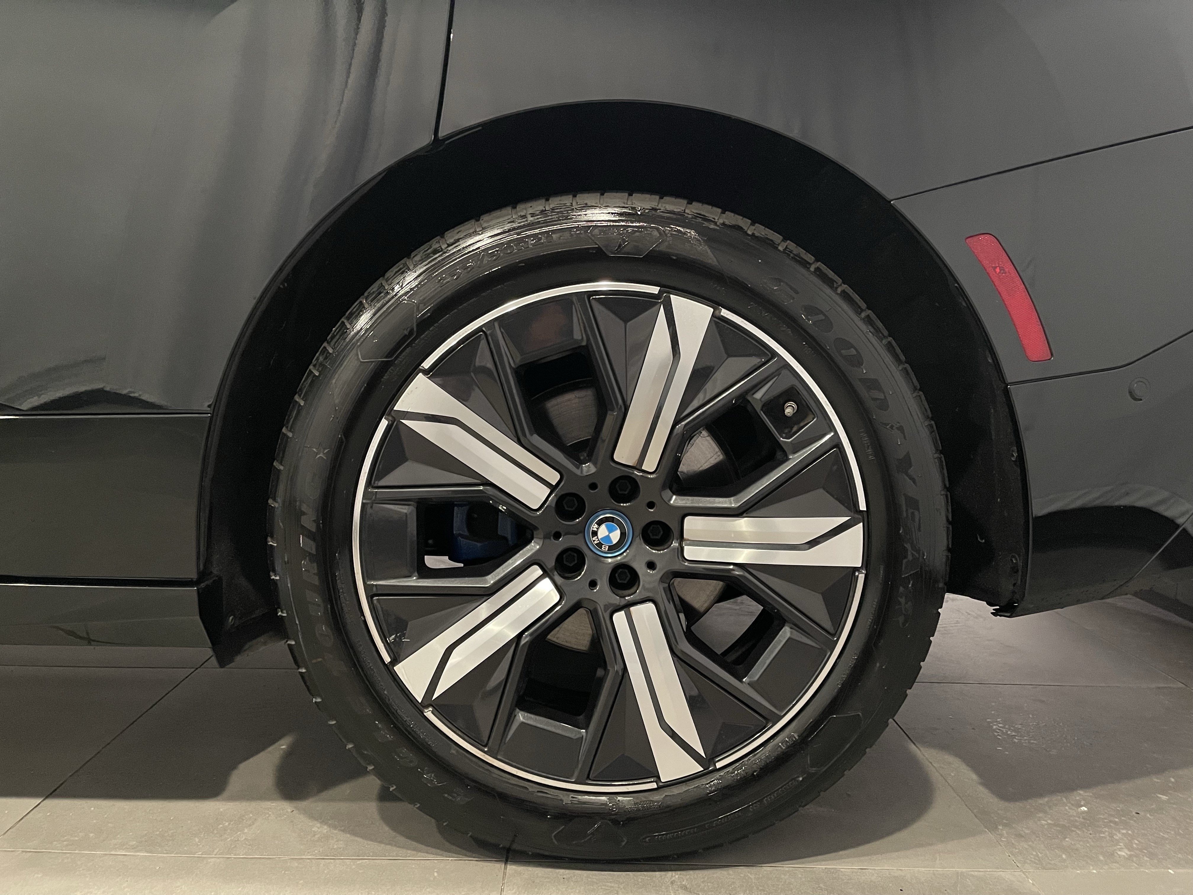 Certified 2024 BMW iX xDrive50 w/ Sport Package AWD/4WD image 8