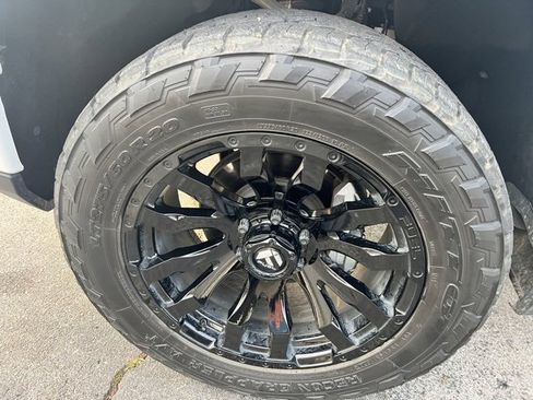 Used 2023 GMC Sierra 1500 AT4 w/ AT4 Premium Package image 12