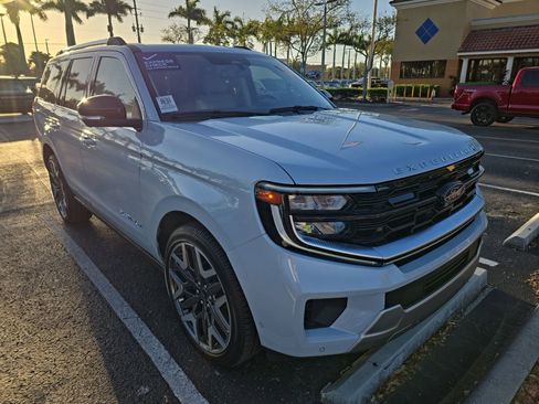 Used 2025 Ford Expedition Platinum w/ Platinum Ultimate Package image 2