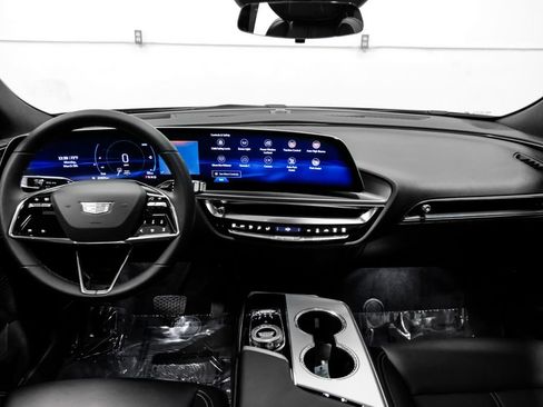 Used 2024 Cadillac Lyriq Tech w/ Driver Assist Package image 17