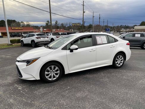 Used 2024 Toyota Corolla LE image 9