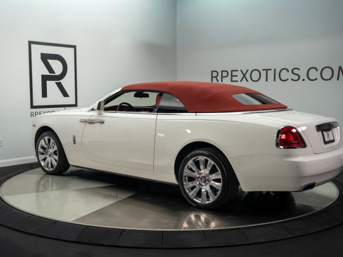 Used 2017 Rolls-Royce Dawn RWD image 15