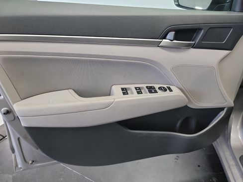 Used 2020 Hyundai Elantra SEL w/ Cargo Package (C1) FWD image 13