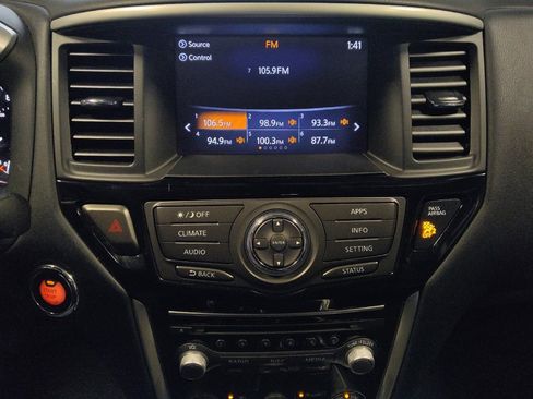 Used 2020 Nissan Pathfinder SV image 25