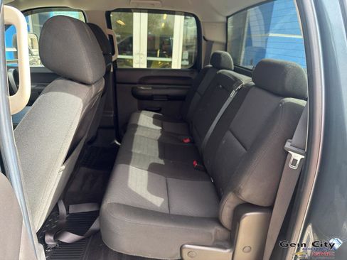 Used 2010 Chevrolet Silverado 2500 LT w/ Interior Plus Package AWD/4WD image 10