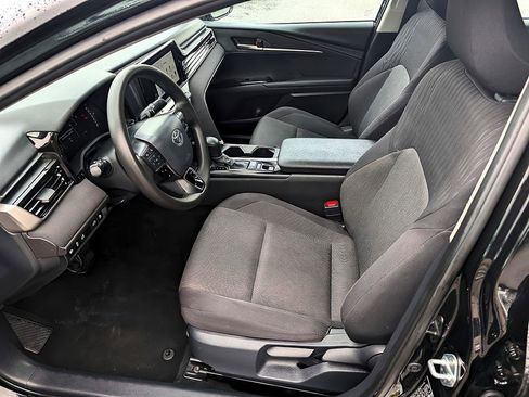 Used 2025 Toyota Camry LE FWD image 8