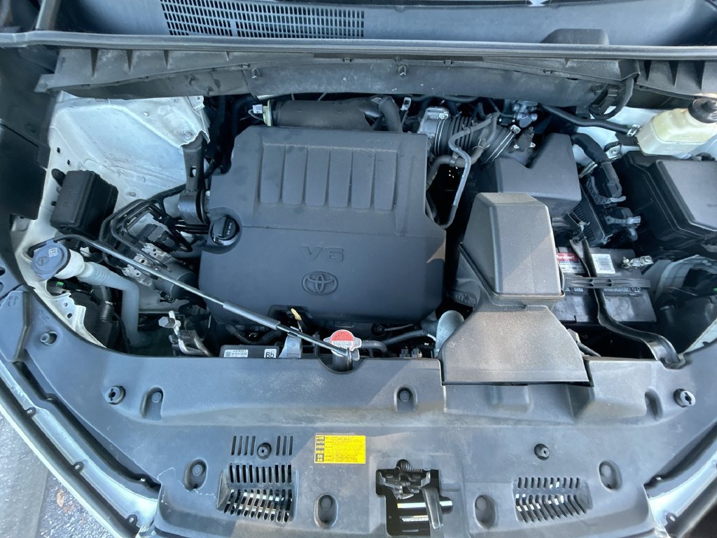 Used 2016 Toyota Highlander Limited FWD image 33