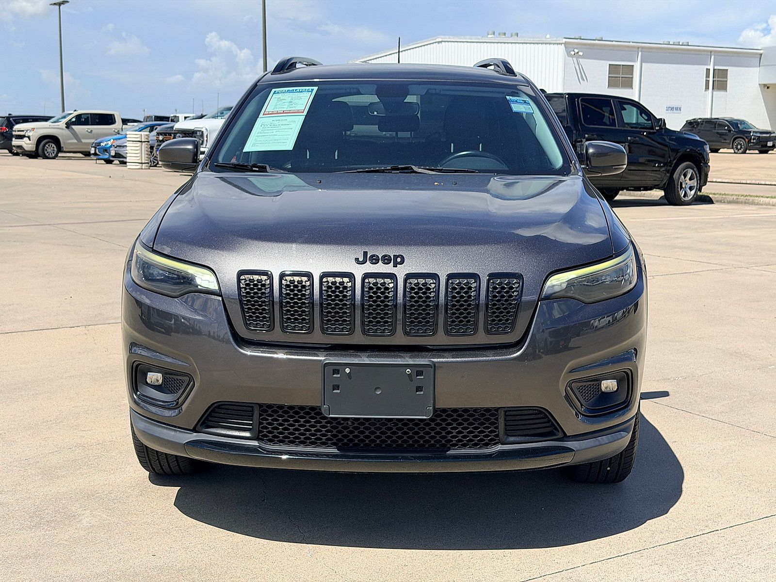 Used 2020 Jeep Cherokee Latitude Plus AWD/4WD image 2