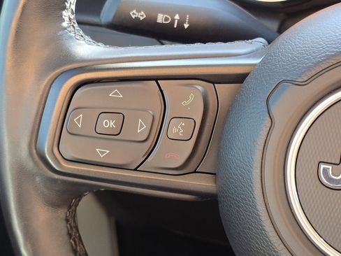 Used 2022 Jeep Gladiator Sport image 14