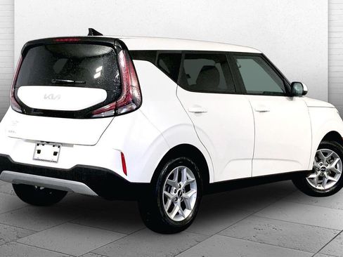 Certified 2025 Kia Soul LX w/ LX Technology Package FWD image 13