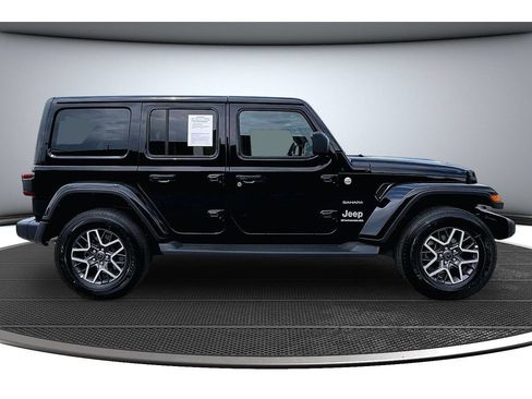 Certified 2024 Jeep Wrangler Unlimited Sahara AWD/4WD image 14